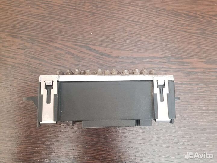 Резистор вентилятора отопителя Volkswagen Golf 6