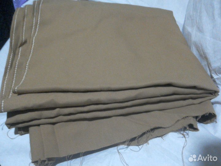 Ткань плательно-костюмная 4,72 метра и гобеленовая