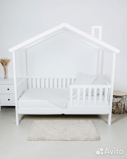 Детская кровать из массива