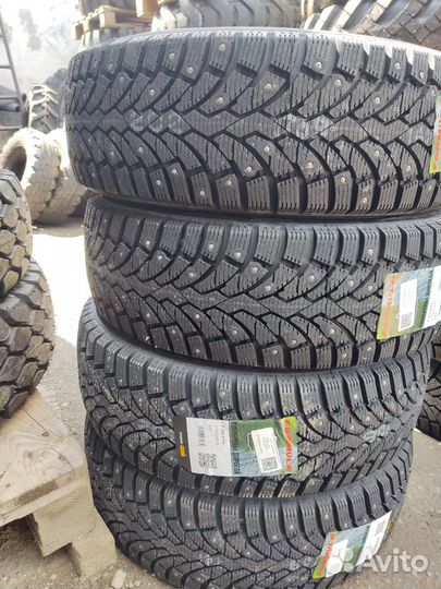 Pirelli Formula Ice 215/65 R16 98T