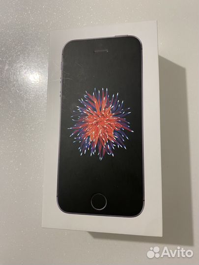 iPhone SE, 32 ГБ