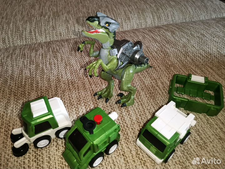 Игрушки пакетом машинки 8 шт и трэки