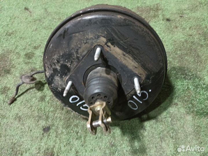 Усилитель тормозов вакуумный Toyota Avensis T250