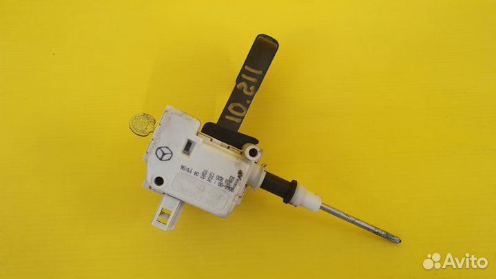 Активатор замка крышки бензобака Mercedes-Benz