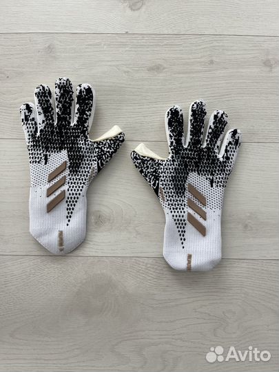 Вратарские перчатки adidas предатор