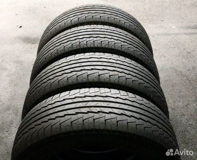Kumho Road Venture ST KL16 235/65 R17