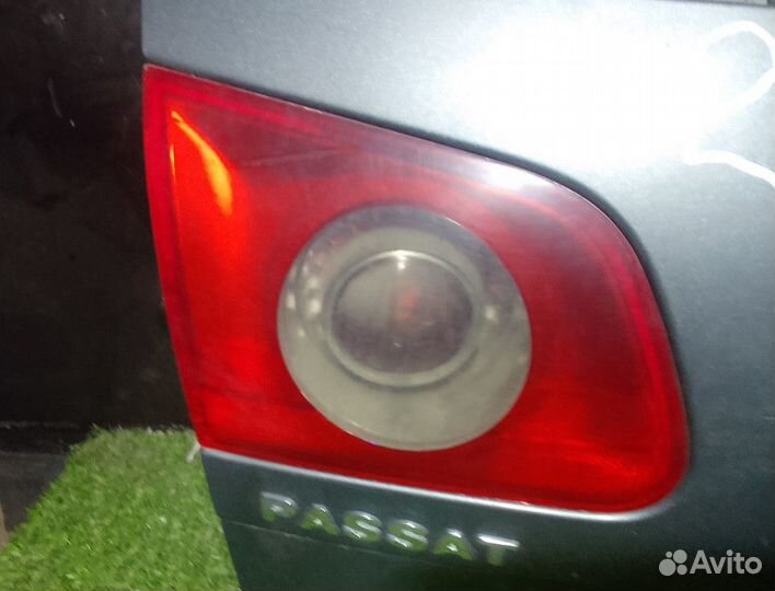 Фонарь крышки багажника левый Volkswagen Passat B6