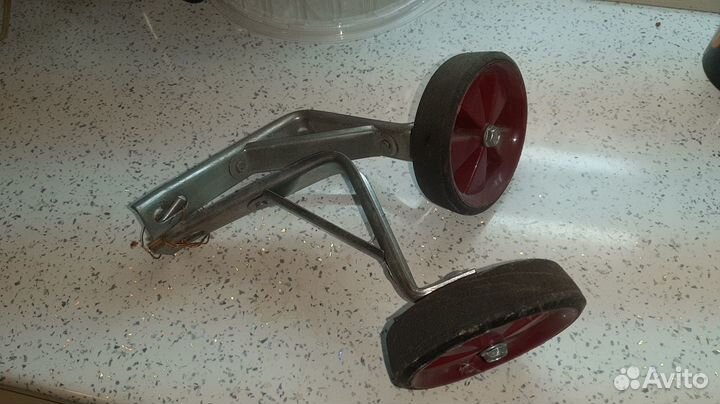 Боковые опорные колеса к детскому велосипеду