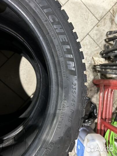 Michelin X-Ice North 4 235/45 R18