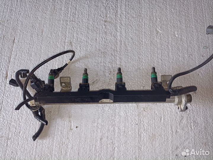 Топливная рампа Форд Фокус 2