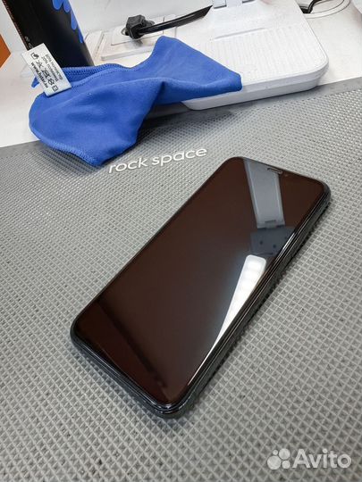 iPhone 11 Pro, 64 ГБ