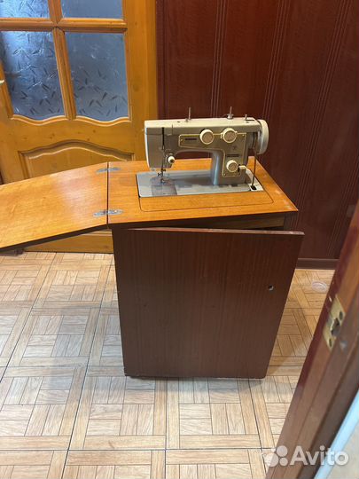 Швейная машина ножная