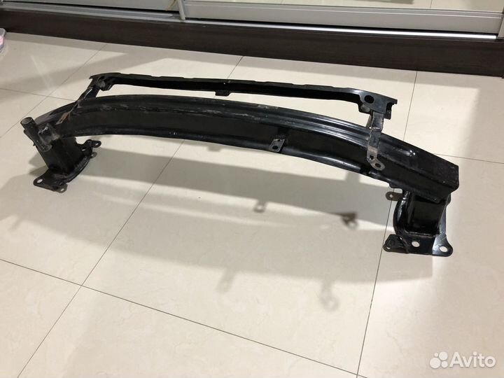 Усилитель переднего бампера Skoda Oktavia А5