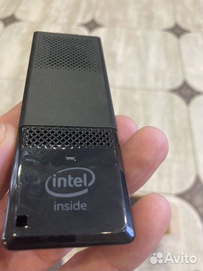 Микрокомпьютер Intel Compute Stick (STK1AW32SC)