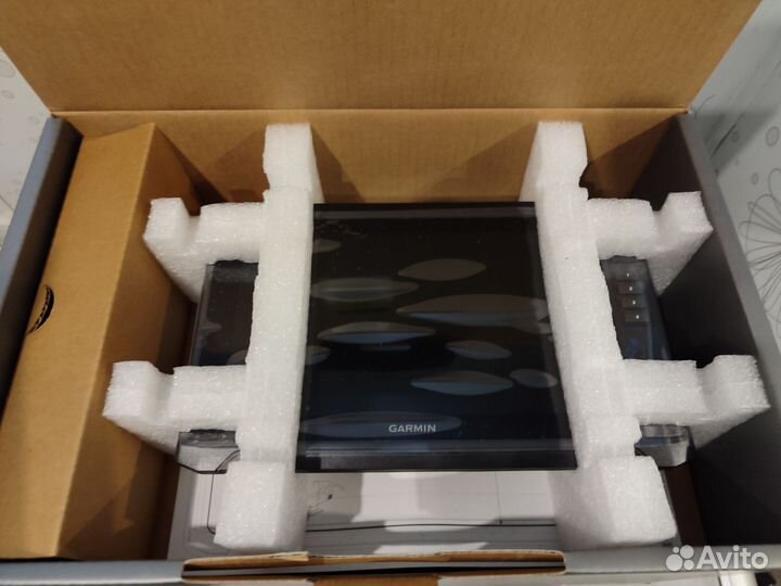 Garmin Echomap UHD 2 95sv + transducer