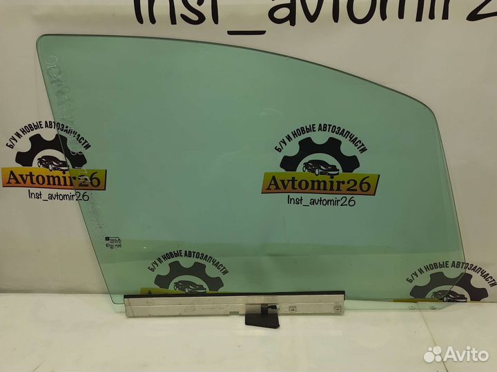 Стекло переднее правое Opel Zafira B