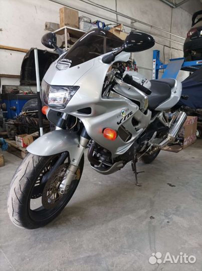 Продам Honda VTR 1000F