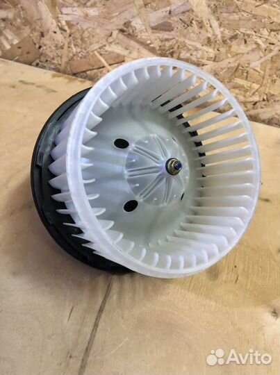 Мотор отопителя Cadillac Escalade Tahoe 900