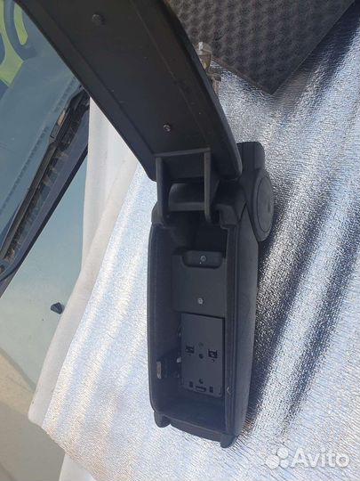 Подлокотник