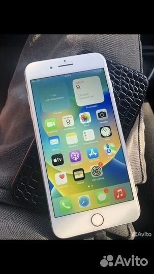 iPhone 8 Plus, 64 ГБ