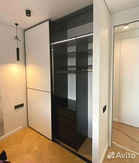 Современный шкаф купе