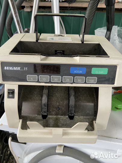 Машинка для счета денег