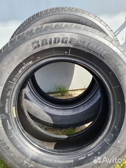 Bridgestone Dueler H/T 687 225/70 R16