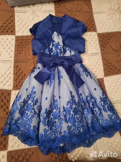 Нарядное платье