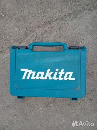 Аккумуляторная отвертка Makita DF010DSE