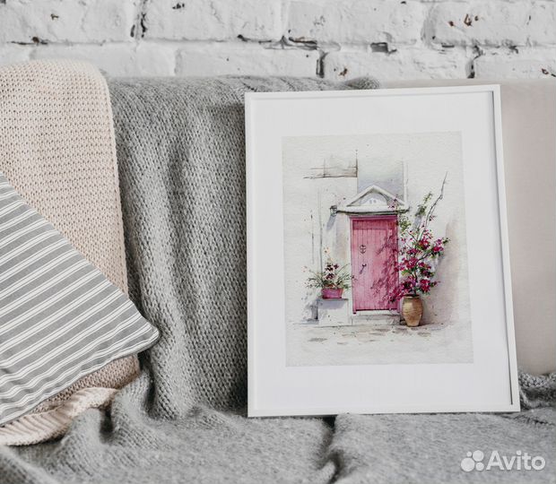 Картина с цветами и розовой дверью 29 х 23 см