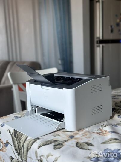 Лазерный ч/б принтер HP lazer 107 wr