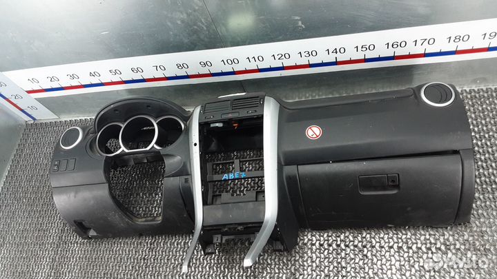 Панель передняя салона (торпедо) Suzuki 2 рест