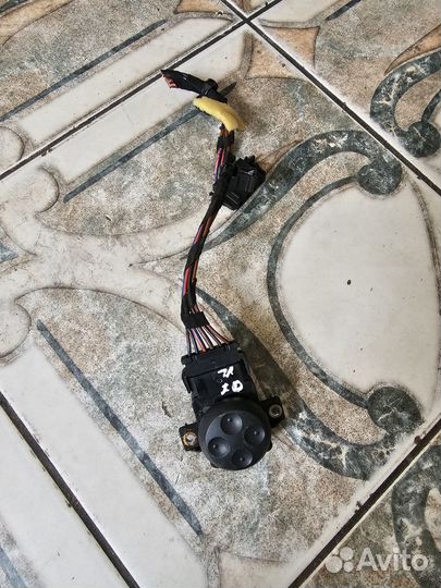 Кнопка регулировки сидения Audi Q7