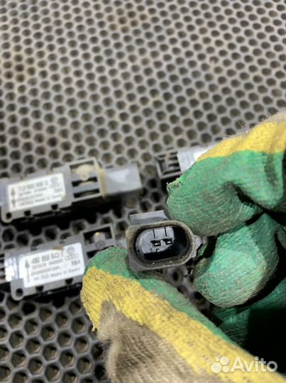 Датчик Удара 7L0 909 606 Cayenne Touareg Каен