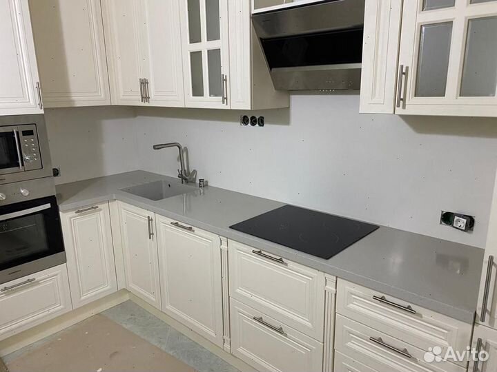 Столешница из кварцевого агломерата камня