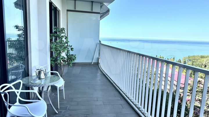 3-к. квартира, 107 м², 4/28 эт.