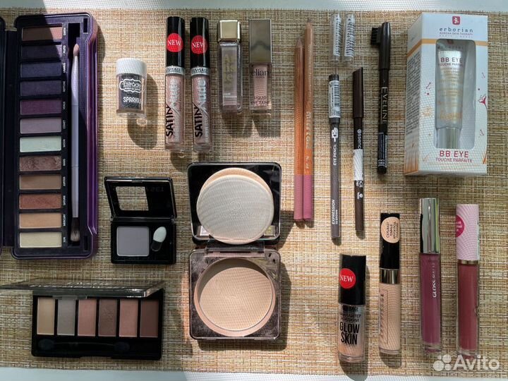 Набор декоративной косметики: новая и б/у