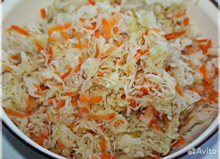 Капуста квашеная,салаты, сок томатный