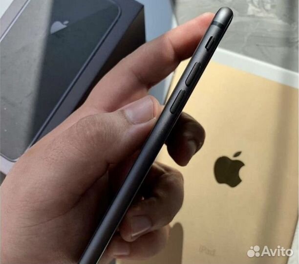 iPhone 8, 128 ГБ
