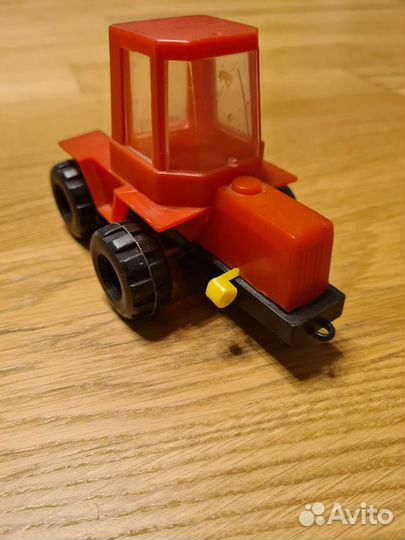 Трактор (игрушка СССР)