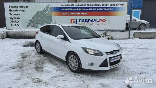 Обшивка стойки средней левой нижняя Ford Focus 3 1