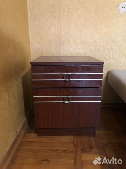 Тумба прикроватная