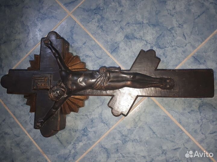 Иисус на кресте