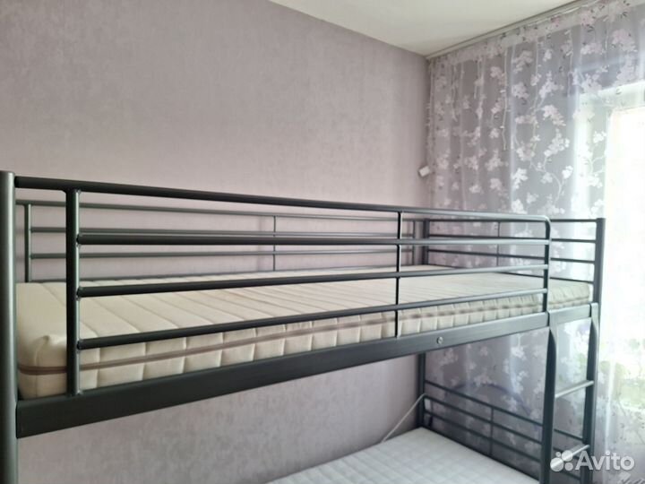 Двухъярусная кровать металлическая бу с матрасами