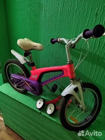 Велосипед для девочки 4-7лет 4х колесный