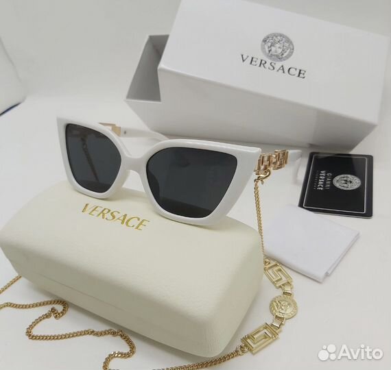 Солнцезащитные очки versace