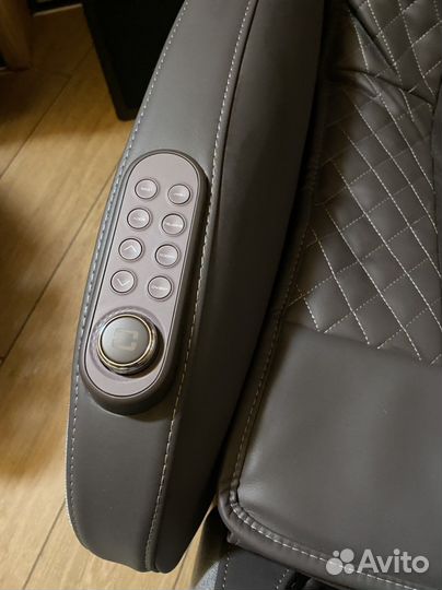 Массажное кресло Bork D633