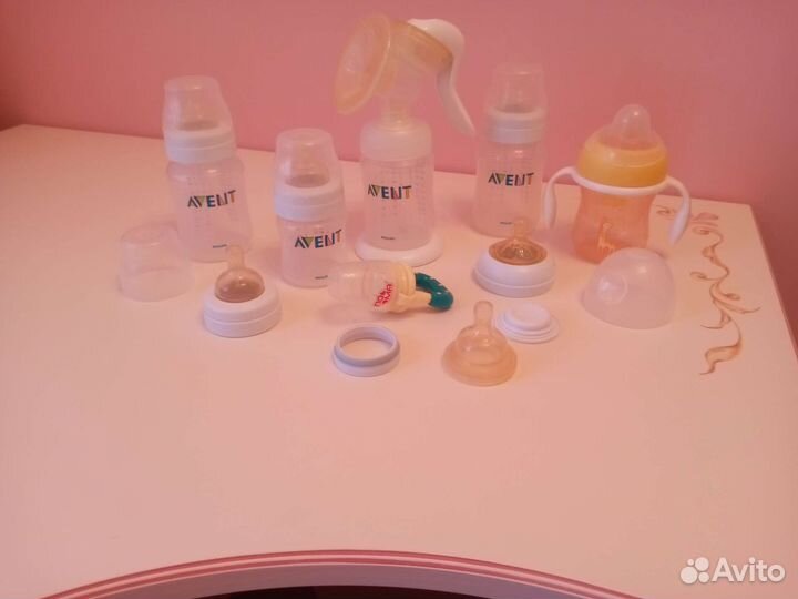 Молокоотсос ручной Philips Avent с бутылочками