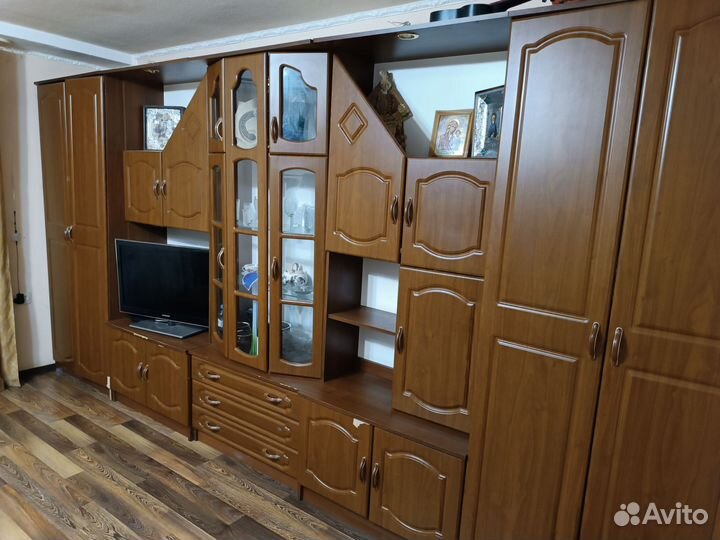 Мебель в зал стенка бу