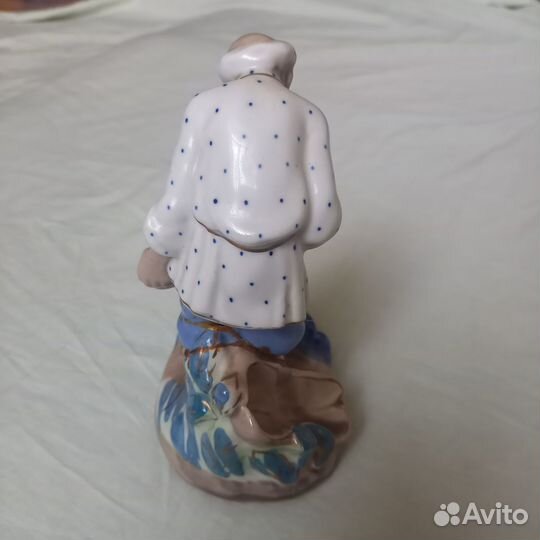 Статуэтка фарфор Старик и золотая рыбка Гжель СССР